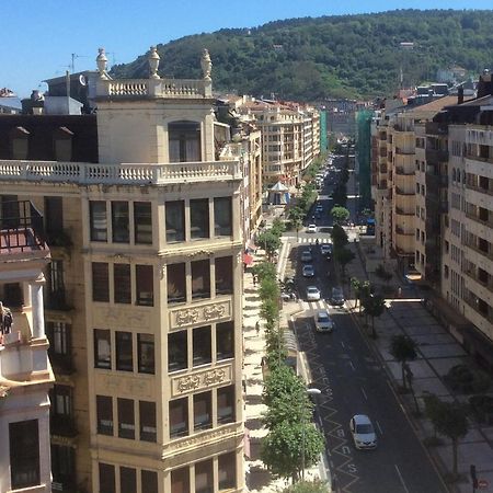 Decor En Gros Con Vistas Al Rio Apartment San Sebastian Luaran gambar