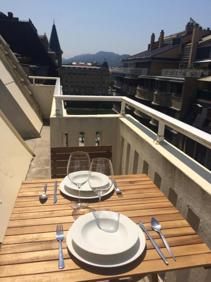 Decor En Gros Con Vistas Al Rio Apartment San Sebastian Luaran gambar