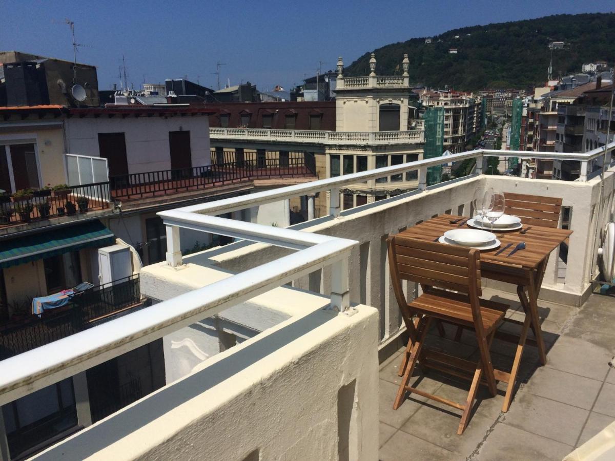 Decor En Gros Con Vistas Al Rio Apartment San Sebastian Luaran gambar