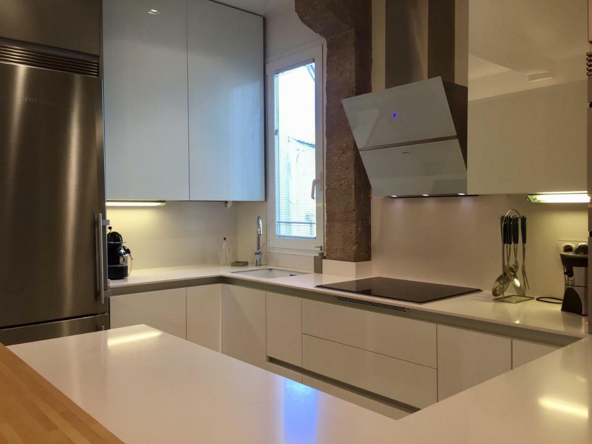 Decor En Gros Con Vistas Al Rio Apartment San Sebastian Luaran gambar